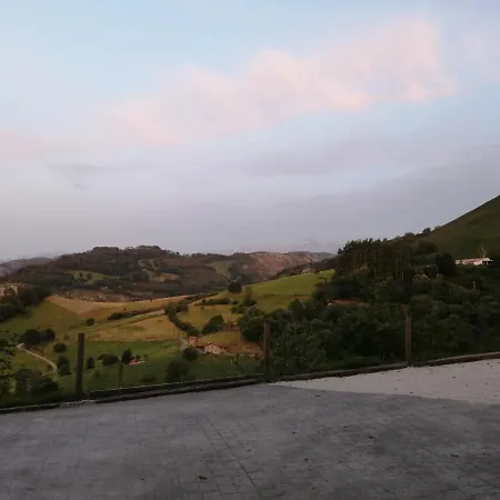 El Llanin Lägenhet Onís
