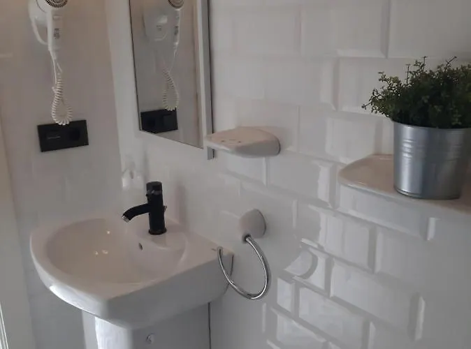 El Llanin Apartment *